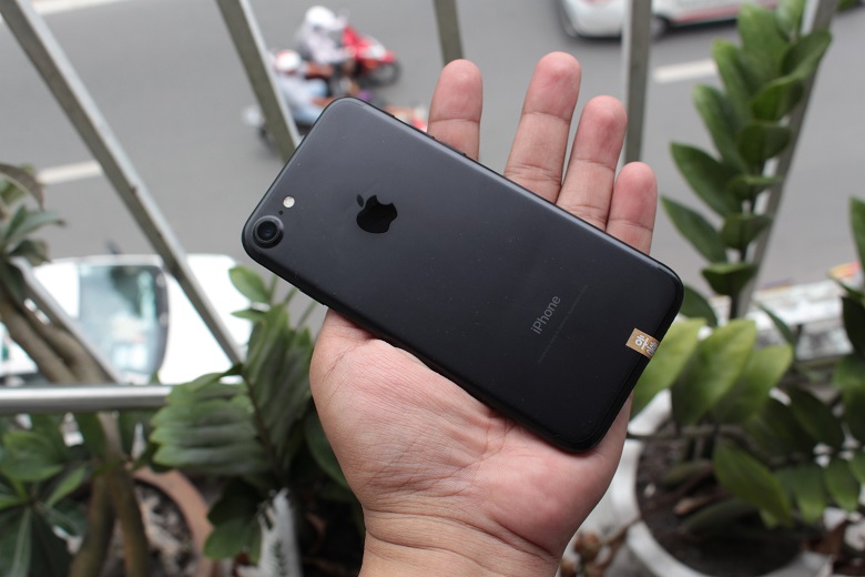 camera iPhone 7 trôi bảo hành