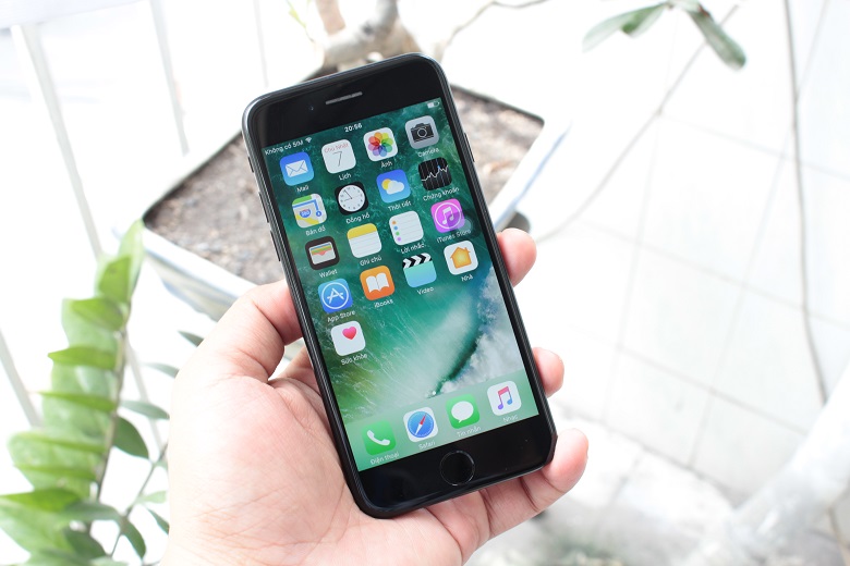 iPhone 7 trôi bảo hành màn hình