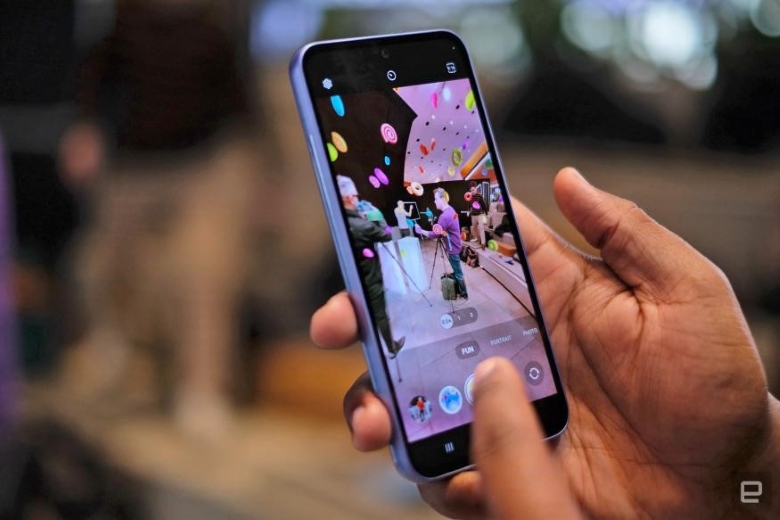 Camera Samsung Galaxy A54 sở hữu chống rung quang học OIS
