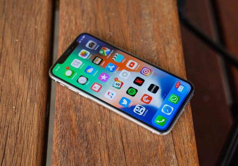 iPhone x smartphone pin trâu
