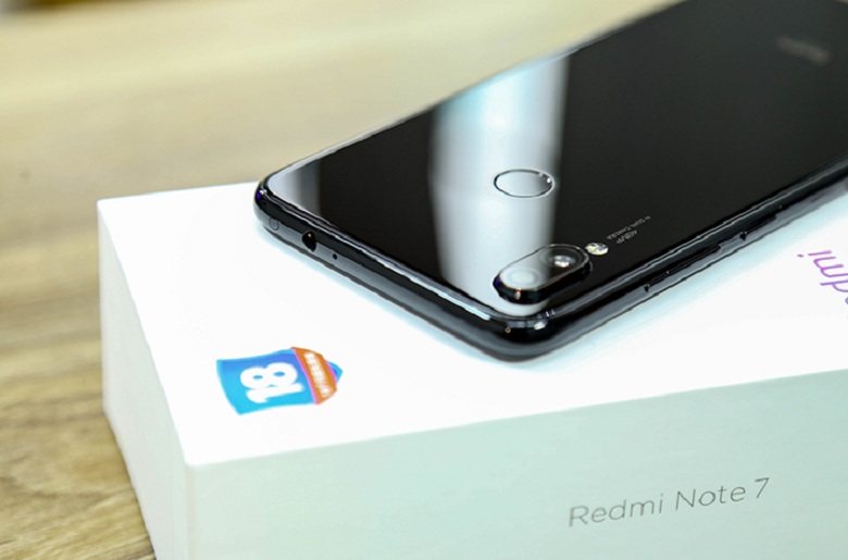 canh-tren-xiaomi-redmi-note-7-viettablet