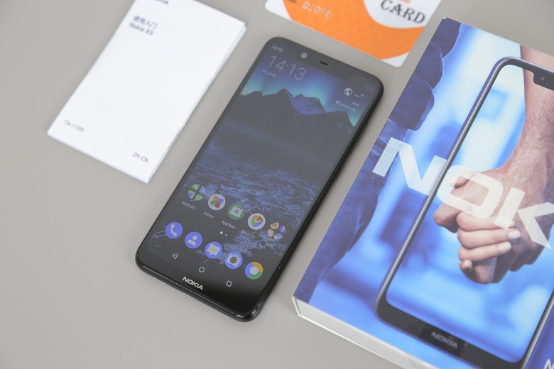 nokia x5 2018 đập hộp màn hình