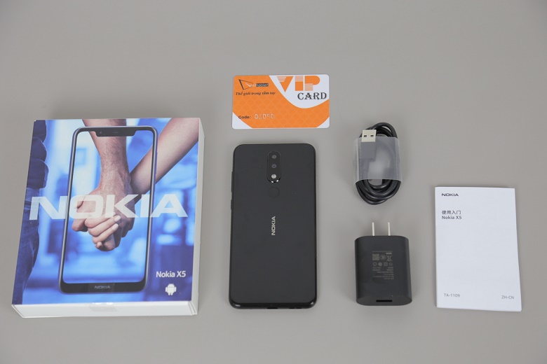 nokia x5 2018 đập hộp máy và phụ kiện