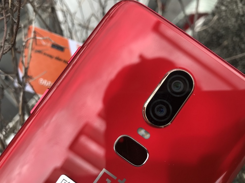 oneplus 6 màu đỏ camera