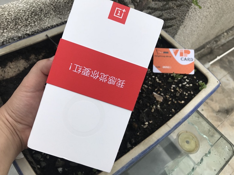 oneplus 6 màu đỏ hộp ngoài