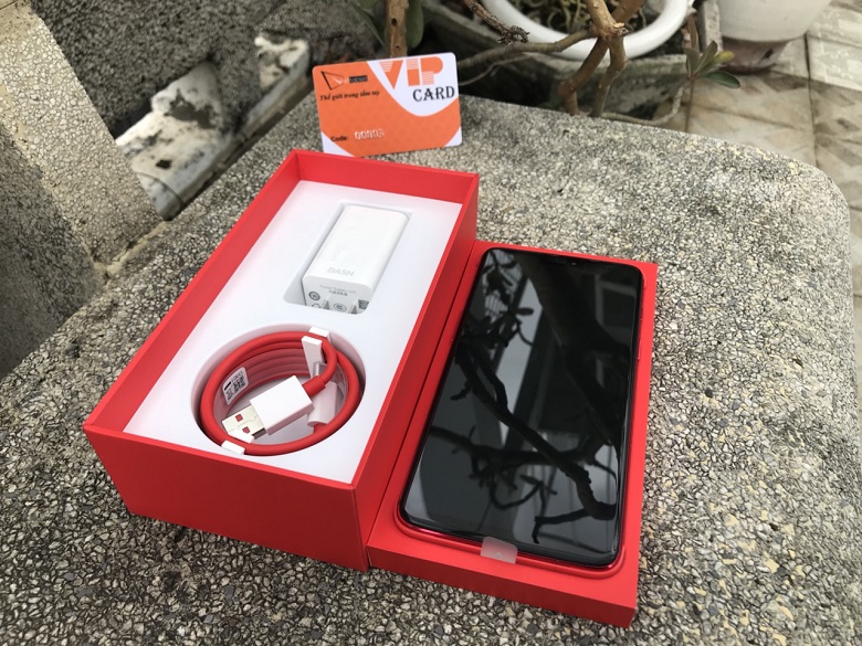 oneplus 6 màu đỏ mở hộp