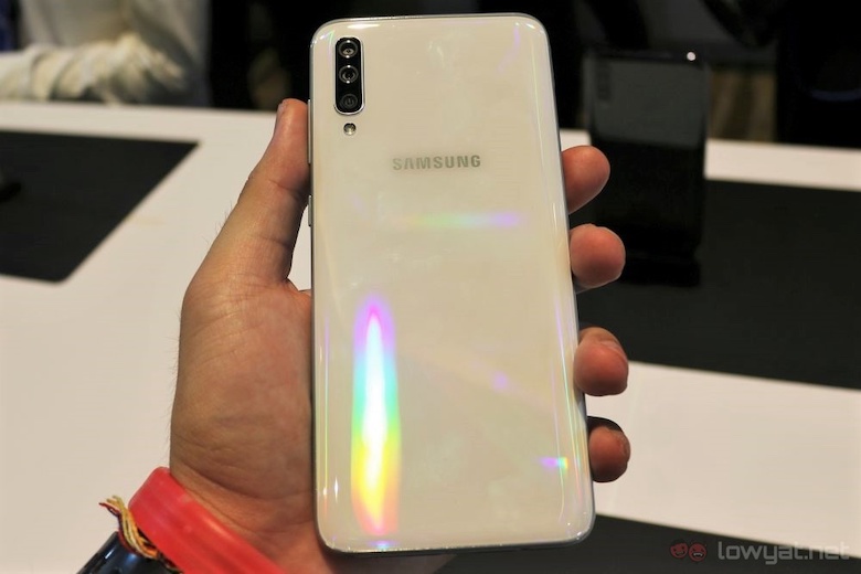 samsung a70 one