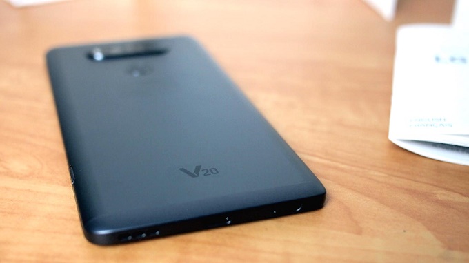 mặt lưng LG V20