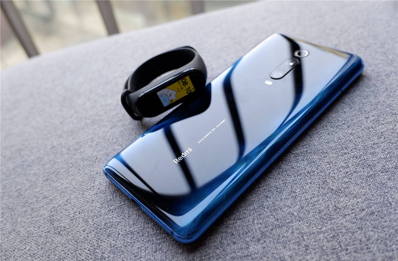 Xiaomi Mi Band 4 đọ dáng cùng Redmi K20 Pro