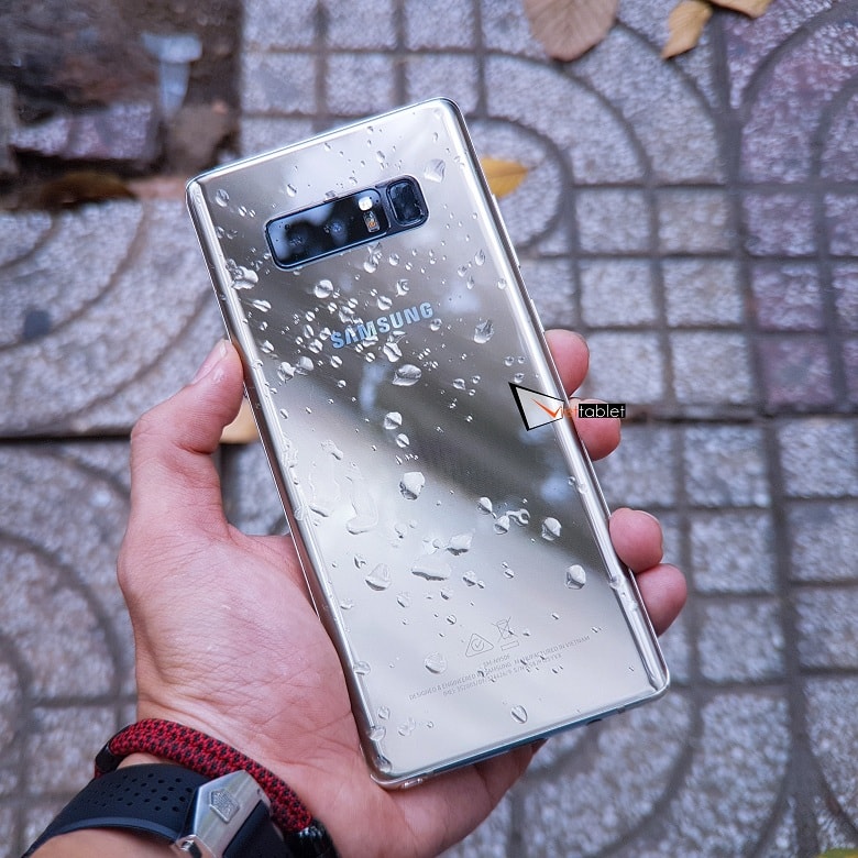 Samsung Note 8 Hàn Quốc cũng có khả năng chống nước, bụi theo tiêu chuẩn IP68
