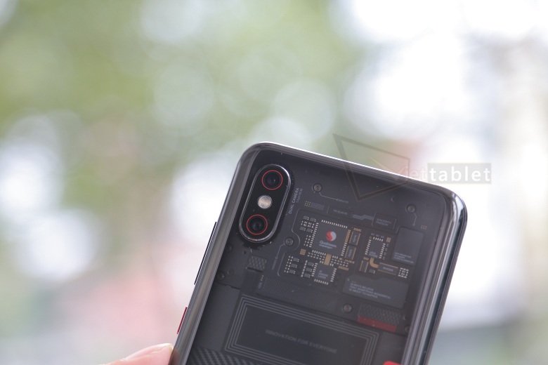 Xiaomi Mi 8 Pro chỉ hơn 6tr