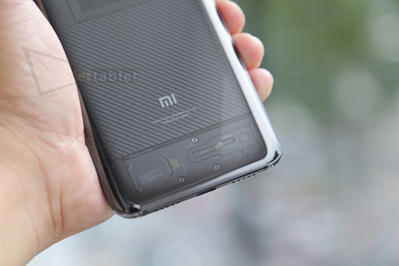 thiết kế Xiaomi Mi 8 Pro