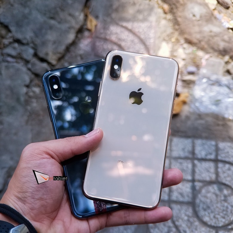 Thiết kế của iPhone XS thật tuyệt vời! Với màn hình lớn và cấu trúc bền bỉ, chiếc điện thoại này được ví như một tác phẩm nghệ thuật của Apple. Hãy xem hình ảnh để tận hưởng từng chi tiết thiết kế độc đáo của iPhone XS.