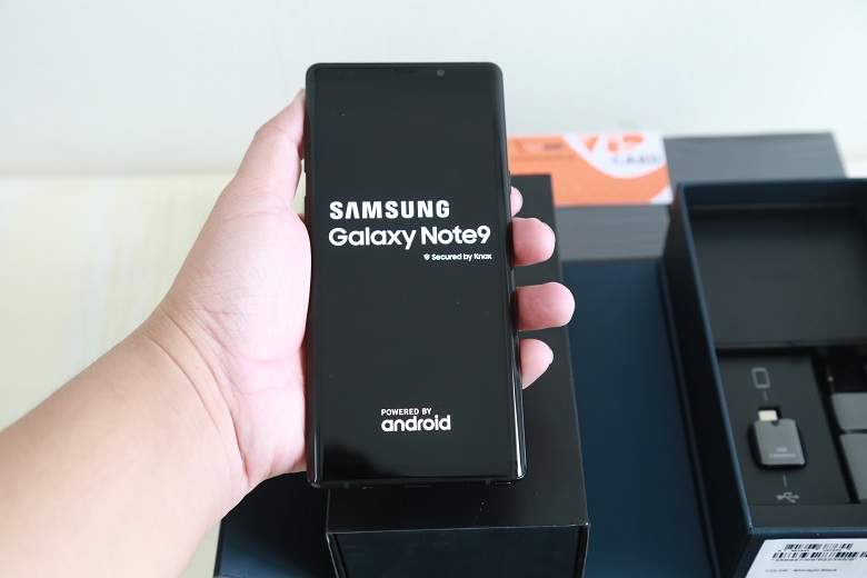 khởi động TGalaxy Note 9 công ty