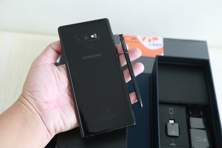 Trên tay Galaxy Note 9 công ty bản màu đen