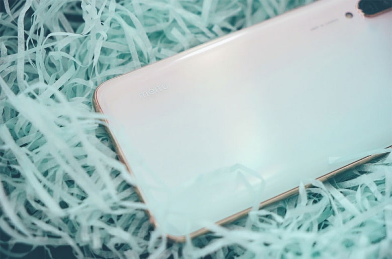 Mi CC9 Meitu có một lựa chọn màu trắng ngọc trai duy nhất