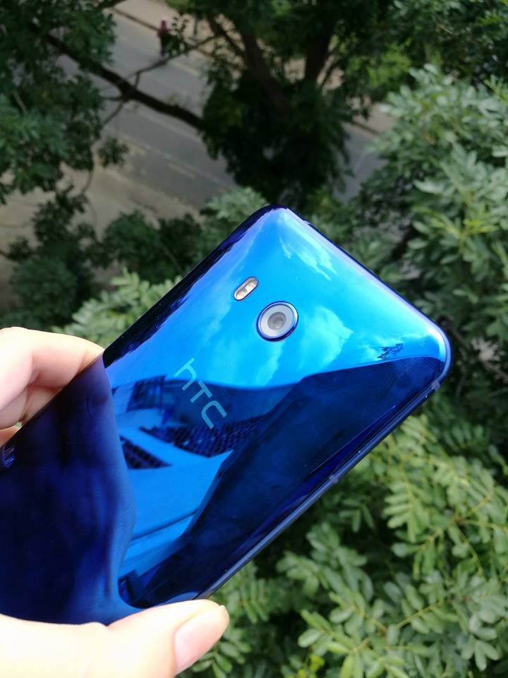 Điện thoại HTC 3