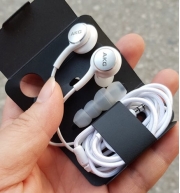 tai-nghe-akg-samsung-galaxy-s10