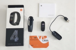 mo-hop-xiaomi-mi-band-4 mo-hop-xiaomi-mi-band-4