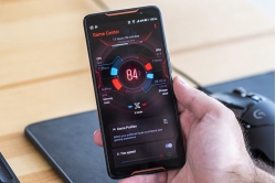 rog-phone-2-sieu-smartphone-chuyen-game-chay-chip-snapdragon-855-plus-dau-tien-lo-anh-thuc-te rog-phone-2-sieu-smartphone-chuyen-game-chay-chip-snapdragon-855-plus-dau-tien-lo-anh-thuc-te